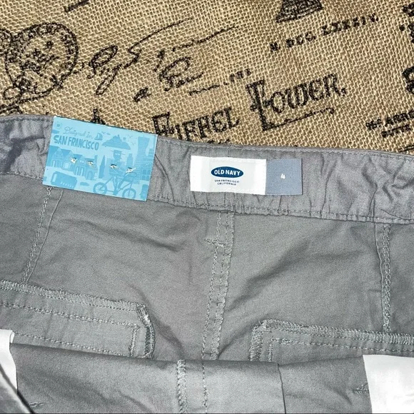 Old Navy NWT! Gray Mid-Rise Chino Mini Short Size 4 - Picture 9 of 10